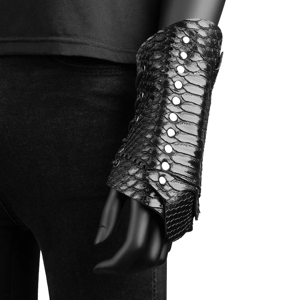 Free Cosplay Prop Patterns - Grensoverschrijdende middeleeuwse retro polsbeschermer met slangenpatroon